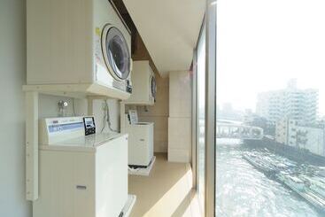 هتل کپسول Oak Hostel Cabin
