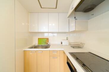 هتل کپسول Oak Hostel Cabin