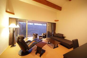 בית מלון כפרי Four Seasons Yuzawa Quattro
