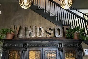هتل The Windsor  Asheville