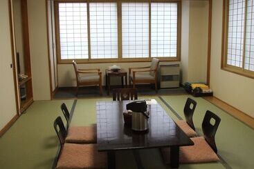 هتل Yuzawa Yuzawa