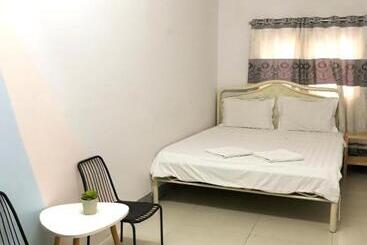 Khoi Hostel