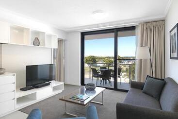 Oaks Mackay Carlyle Suites