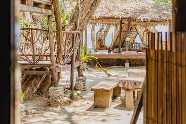 پانسیون Amami Beach Resort