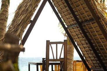پانسیون Amami Beach Resort