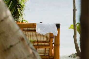 پانسیون Amami Beach Resort