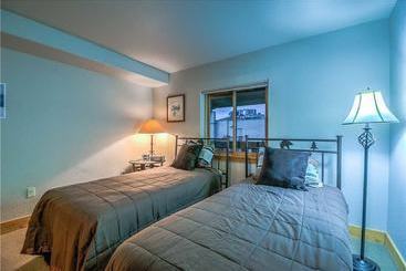 Residences At Old Town By Retreatia