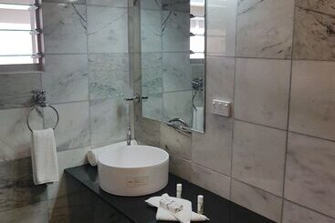 Return To Paradise Resort And Spa