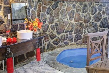 Return To Paradise Resort And Spa