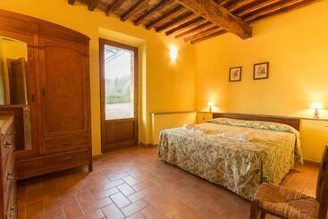 هتل Tenuta Di Monaciano