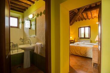 هتل Tenuta Di Monaciano