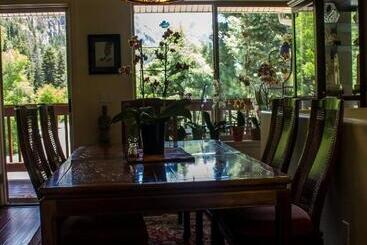 Bridal Veil Bed And Breakfast