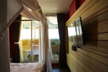 Fengjia Footpace  Hostel