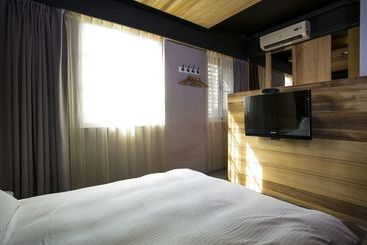 Fengjia Footpace  Hostel