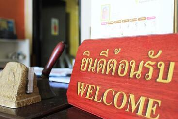 هتل 99 Oldtown Boutique Guesthouse Sha Extra Plus