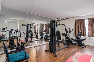 هتل Airport Traveller S Inn