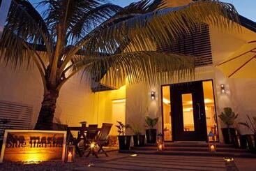 هتل Blue Marina Boracay