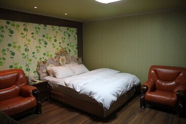 בית מלון כפרי Gunsan Western