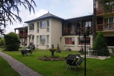 هتل Hostellerie Saint Clément
