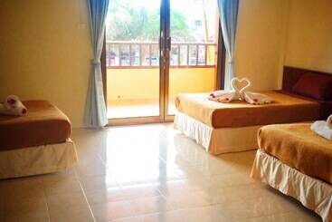هتل Khaolak Inn