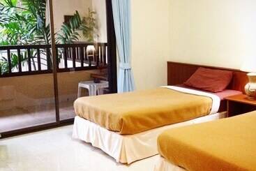 هتل Khaolak Inn