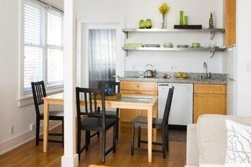 هتل Venice Suites
