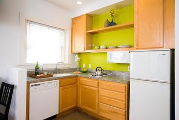 هتل Venice Suites