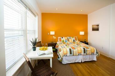 هتل Venice Suites