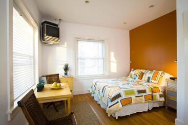 هتل Venice Suites