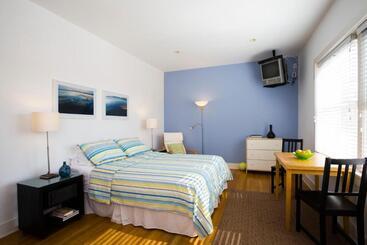 هتل Venice Suites