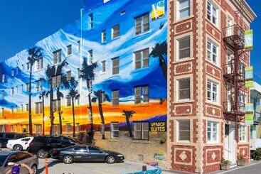 هتل Venice Suites