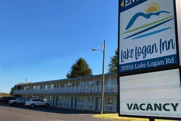 모텔 Lake Logan Inn