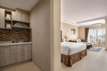 Palace Gate Hotel & Residence By Ehm