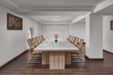 Palace Gate Hotel & Residence By Ehm