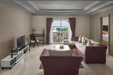 Palace Gate Hotel & Residence By Ehm