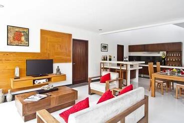 استراحتگاه Delu Villas & Suite