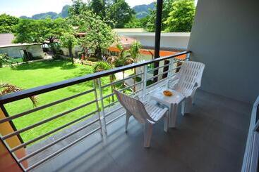 Phi Phi Rimlay Resort