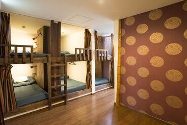 هاستل Osaka Guest House U En
