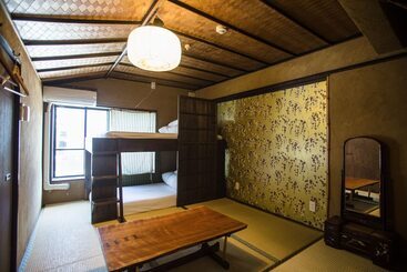 هاستل Osaka Guest House U En