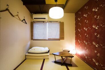 هاستل Osaka Guest House U En