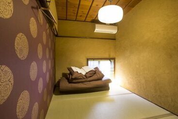 هاستل Osaka Guest House U En