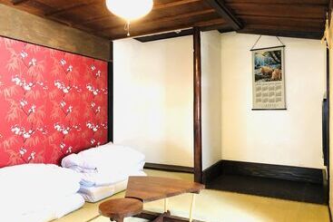 هاستل Osaka Guest House U En