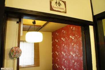 هاستل Osaka Guest House U En