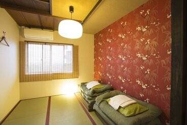 هاستل Osaka Guest House U En