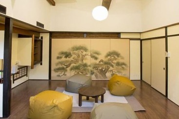 هاستل Osaka Guest House U En
