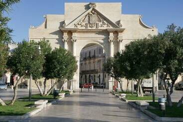 تختخواب و صبحانه Palazzo Bernardini Suites