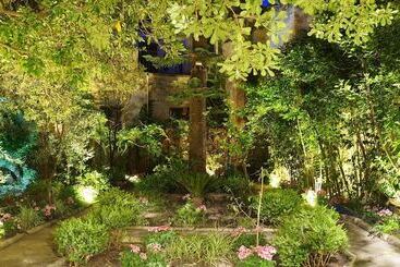تختخواب و صبحانه Palazzo Bernardini Suites