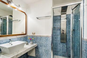 تختخواب و صبحانه Palazzo Bernardini Suites