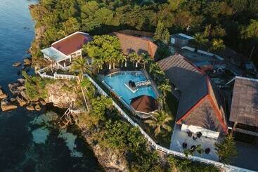 Cliffside Resort