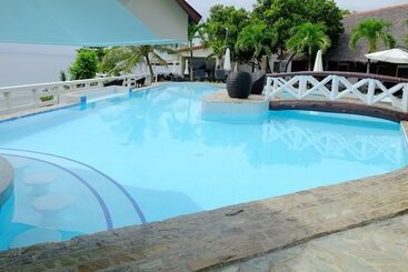 Cliffside Resort
